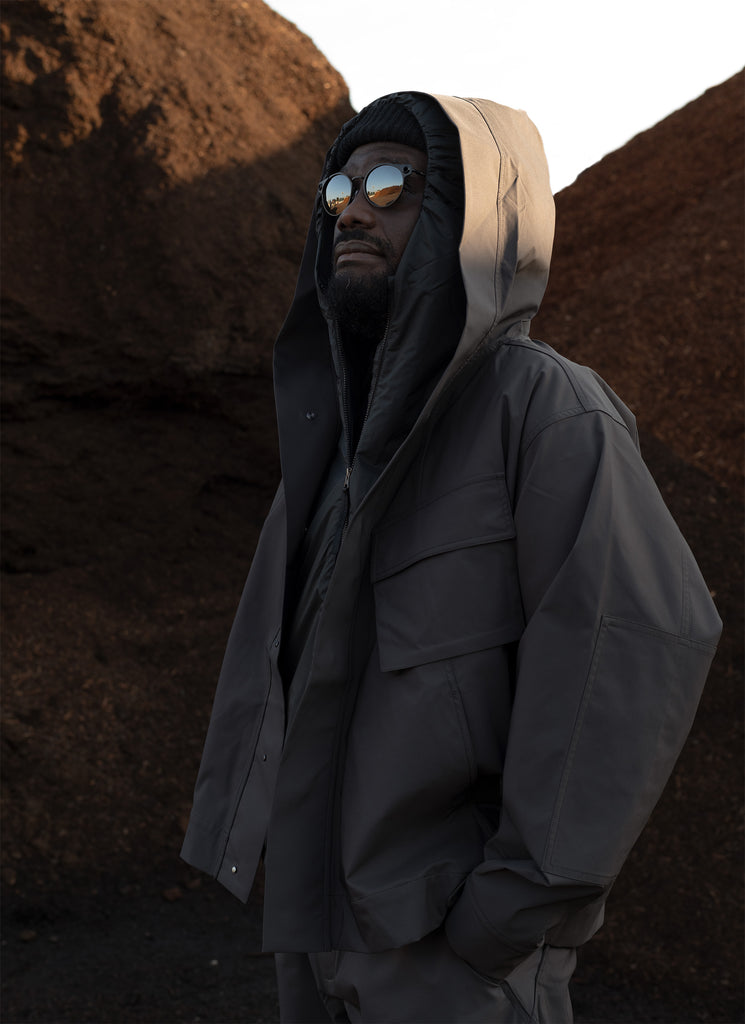 GOLDWIN 0 "HOODED CARGO POCKET JACKET" BIOTITE